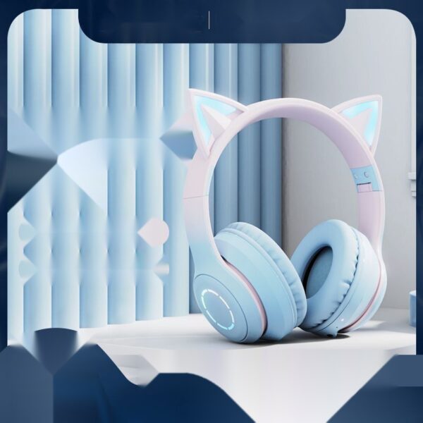 Popular gradient color luminous bluetooth headset cat ears headset BT035 e-sports anchor game headset on behalf of the hairset